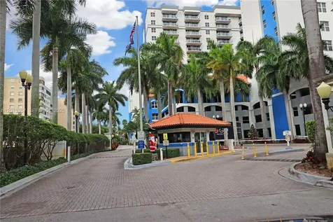 5085 NW 7th Street Miami FL 33126