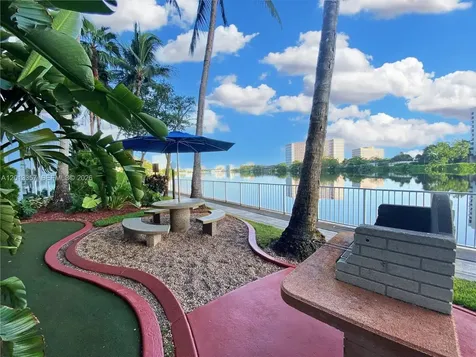 5085 NW 7th Street Miami FL 33126