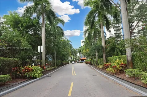 5085 NW 7th Street Miami FL 33126
