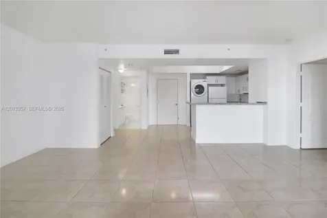 5085 NW 7th Street Miami FL 33126