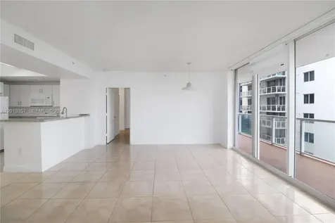5085 NW 7th Street Miami FL 33126