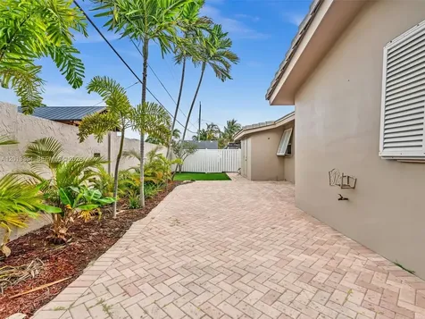 2101 NE 54th Court Fort Lauderdale FL 33308