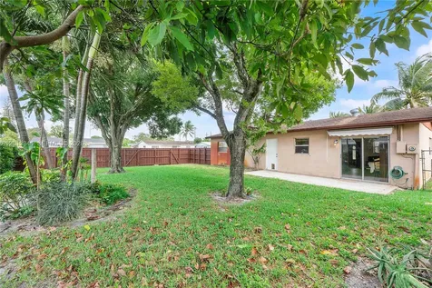 7201 SW 4th Street North Lauderdale FL 33068