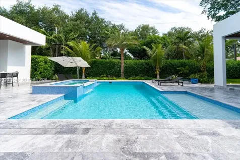 6785 SW 99th Terrace Pinecrest FL 33156