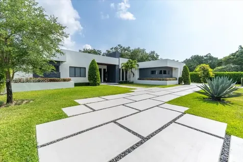 6785 SW 99th Terrace Pinecrest FL 33156