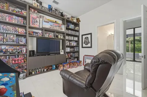 6785 SW 99th Terrace Pinecrest FL 33156