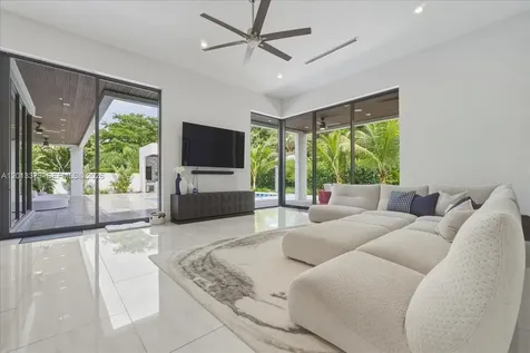 6785 SW 99th Terrace Pinecrest FL 33156