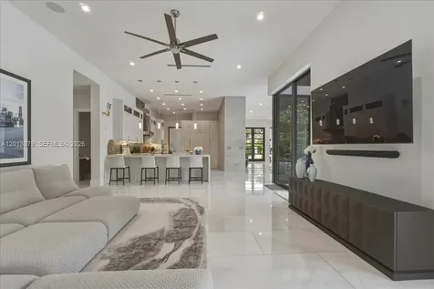 6785 SW 99th Terrace Pinecrest FL 33156