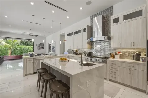6785 SW 99th Terrace Pinecrest FL 33156