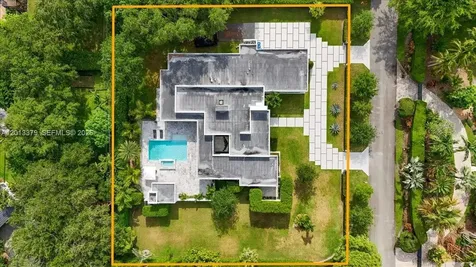6785 SW 99th Terrace Pinecrest FL 33156