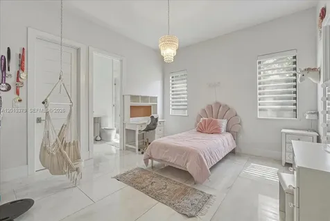 6785 SW 99th Terrace Pinecrest FL 33156