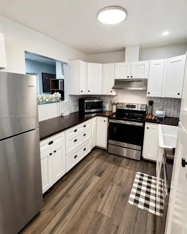 6834 SW 78th Terrace South Miami FL 33143