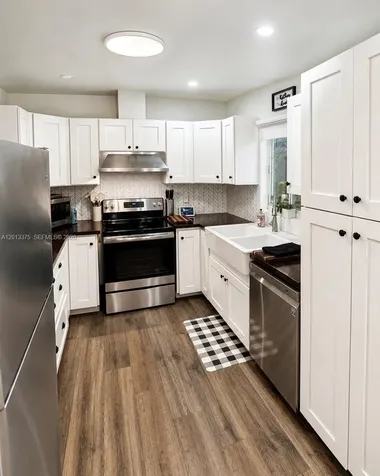 6834 SW 78th Terrace South Miami FL 33143