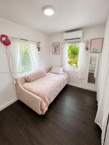 6834 SW 78th Terrace South Miami FL 33143