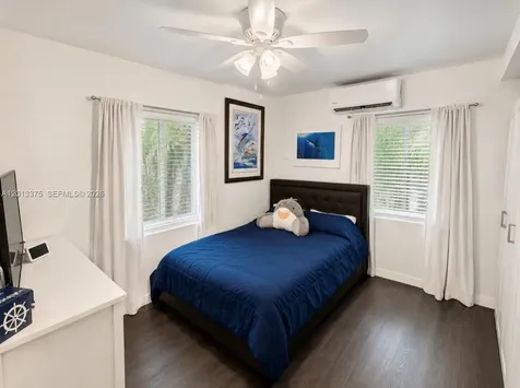 6834 SW 78th Terrace South Miami FL 33143