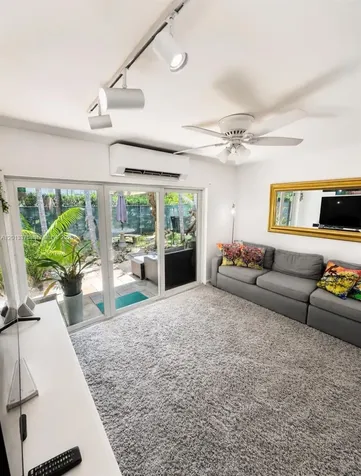 6834 SW 78th Terrace South Miami FL 33143