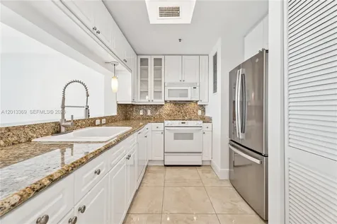808 Brickell Key Drive Miami FL 33131