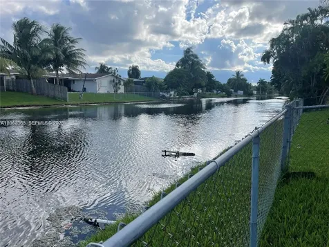 9590 NW 24th Place Sunrise FL 33322