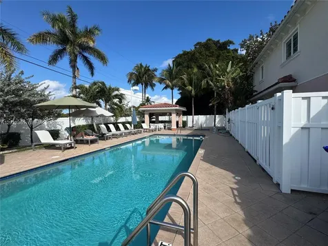 2333 SE 5th Street Pompano Beach FL 33062
