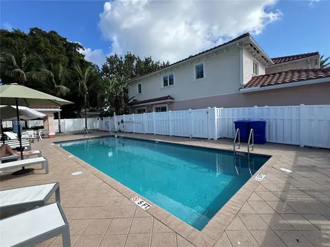2333 SE 5th Street Pompano Beach FL 33062