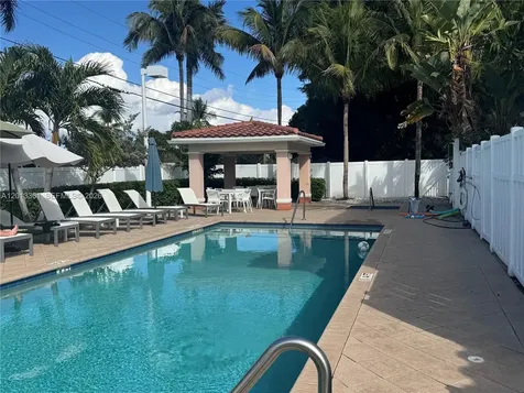 2333 SE 5th Street Pompano Beach FL 33062