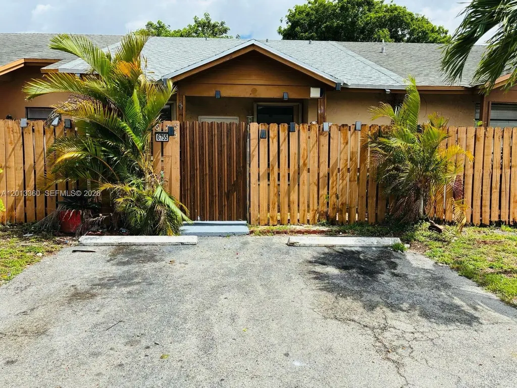 6755 NW 187th Terrace Hialeah FL 33015