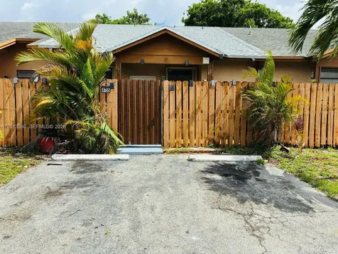 6755 NW 187th Terrace Hialeah FL 33015