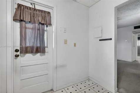 2040 NW 81st Avenue Pembroke Pines FL 33024