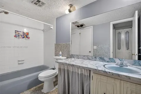 2040 NW 81st Avenue Pembroke Pines FL 33024