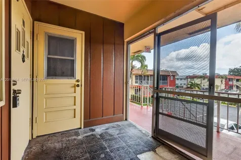 2040 NW 81st Avenue Pembroke Pines FL 33024