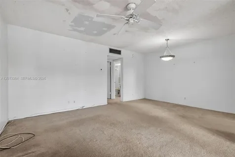 2040 NW 81st Avenue Pembroke Pines FL 33024