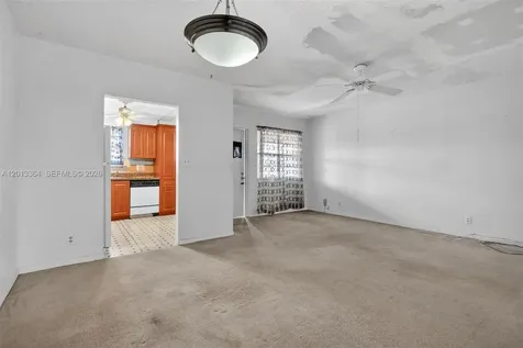 2040 NW 81st Avenue Pembroke Pines FL 33024