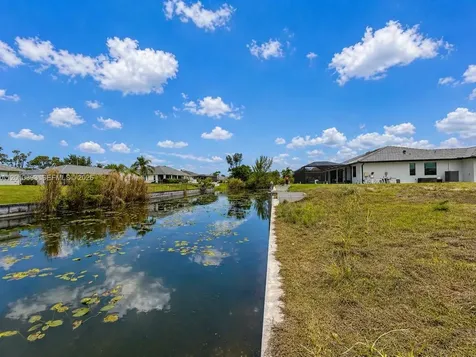 1014 SW 18th Street Cape Coral FL 33991