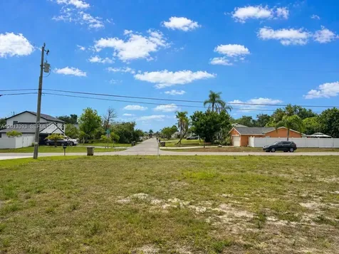 1014 SW 18th Street Cape Coral FL 33991