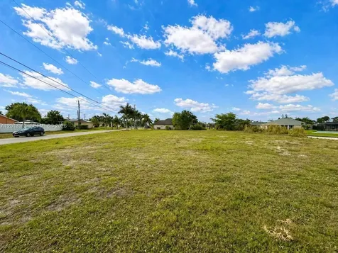 1014 SW 18th Street Cape Coral FL 33991