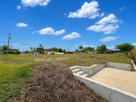 1014 SW 18th Street Cape Coral FL 33991