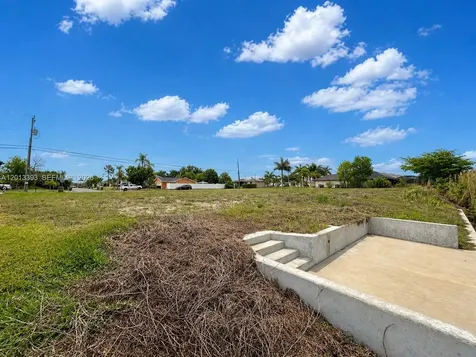 1014 SW 18th Street Cape Coral FL 33991