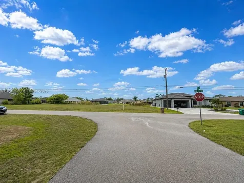 1014 SW 18th Street Cape Coral FL 33991