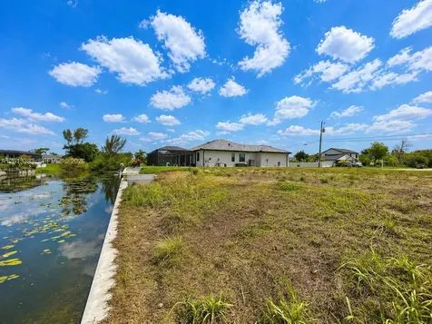 1014 SW 18th Street Cape Coral FL 33991