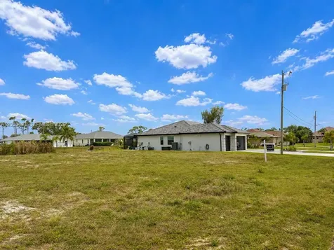 1014 SW 18th Street Cape Coral FL 33991