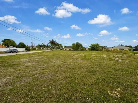 1014 SW 18th Street Cape Coral FL 33991