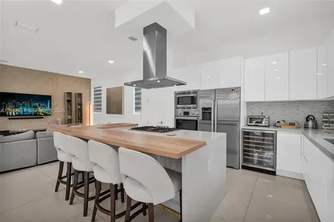 7509 NW 99th Avenue Doral FL 33178