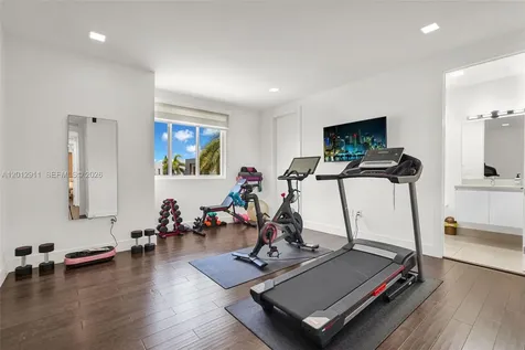 7509 NW 99th Avenue Doral FL 33178