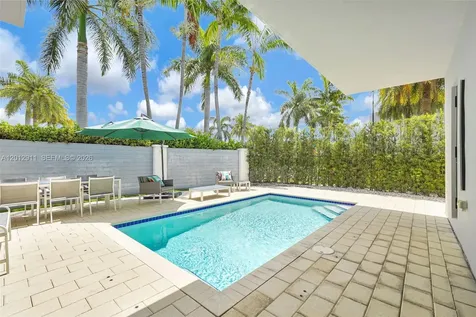 7509 NW 99th Avenue Doral FL 33178