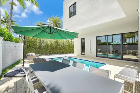 7509 NW 99th Avenue Doral FL 33178