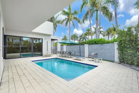 7509 NW 99th Avenue Doral FL 33178