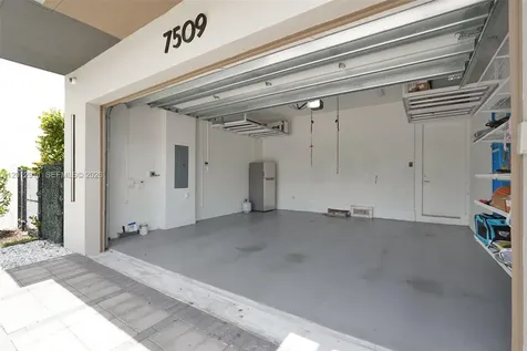 7509 NW 99th Avenue Doral FL 33178