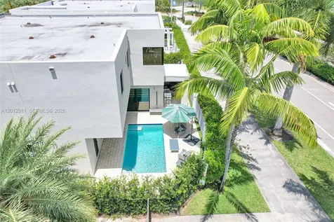 7509 NW 99th Avenue Doral FL 33178