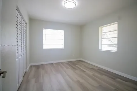 5860 SW 9th Street West Miami FL 33144
