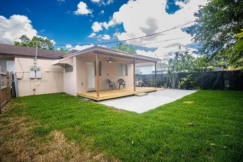5860 SW 9th Street West Miami FL 33144